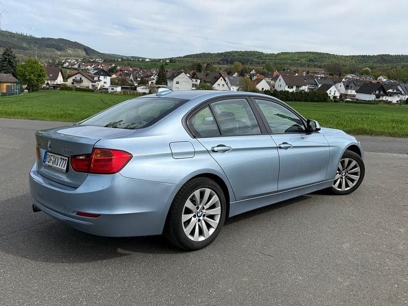 Gebraucht BMW 328 245 PS (180 kW) 2012 Blau Limousine