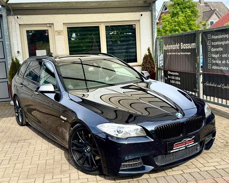 Carbonschwarz metallic Gebraucht 2017 BMW M550 Performance Limousine | 26.399 € (Fairer Preis) - Bild 1/3