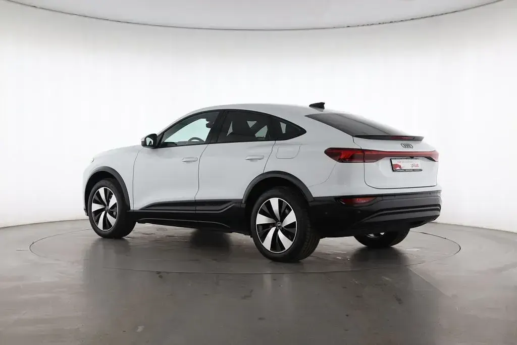 Gebraucht Audi Q6 Sportback e-tron Sport 185 kW (252 PS) 2025 Gletscherweiss SUV