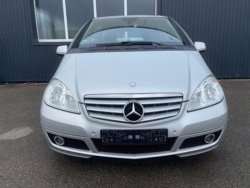 Gebraucht Mercedes A160 95 PS (69 kW) 2012 Silber Limousine