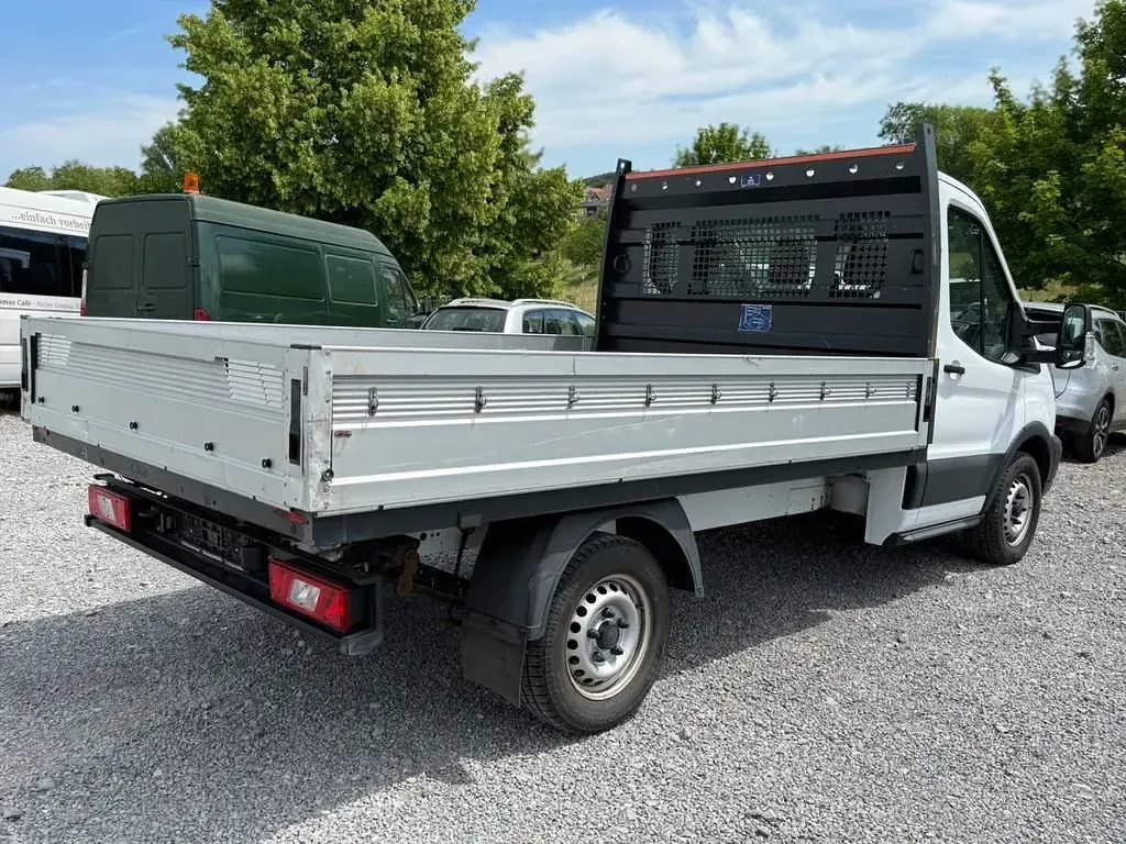 Gebraucht Ford Transit 105 PS (77 kW) 2019 Weiß Van / Kleinbus