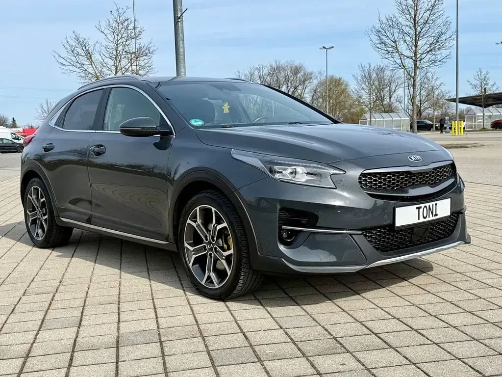 Używany Kia XCeed Xdition 160 KM (117 kW) 2021 Beżowy SUV