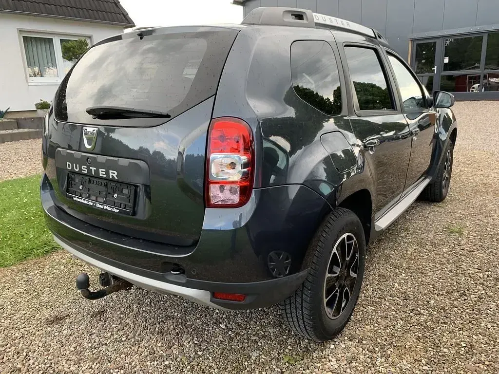 Gebraucht Dacia Duster Black Shadow 125 PS (91 kW) 2017 Grau comete (metallic) SUV