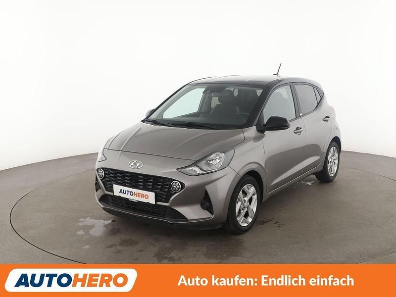 Grau Gebraucht 2020 Hyundai i10 Intro Edition Kleinwagen | 14.490 € (Etwas zu teuer) - Bild 1/3