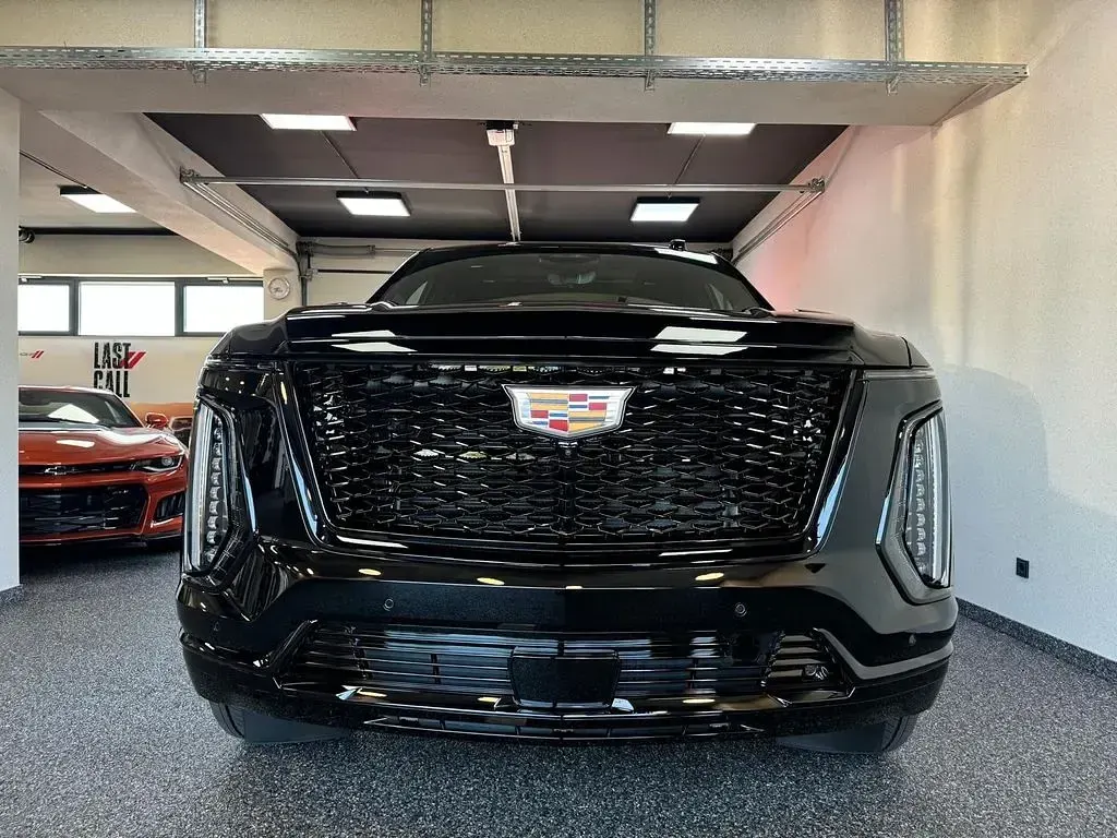 Neu Cadillac Escalade 426 PS (313 kW) 2026 Schwarz SUV