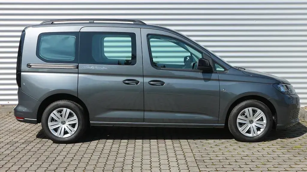 Gebraucht VW California California 114 PS (83 kW) 2024 Indiumgrau metallic Van
