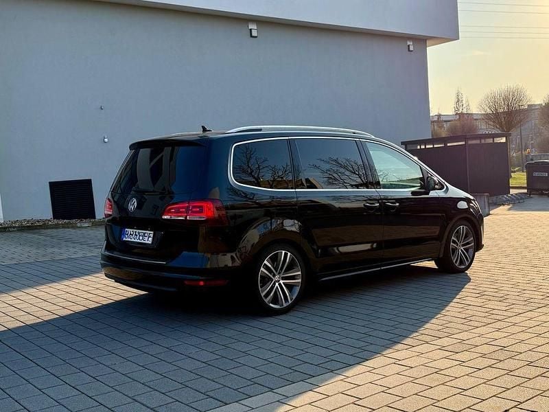 Gebraucht VW Sharan 150 PS (110 kW) 2018 Schwarz Van / Kleinbus