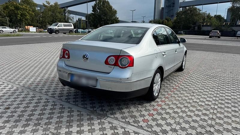 Silber Gebraucht 2009 VW Passat Limousine | 3.100 € (Guter Preis) - Bild 1/4