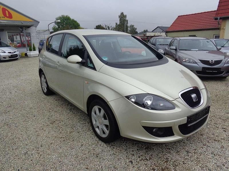 Beige Gebraucht 2006 Seat Altea Sport Van / Kleinbus | 3.500 € (Etwas zu teuer) - Bild 1/4