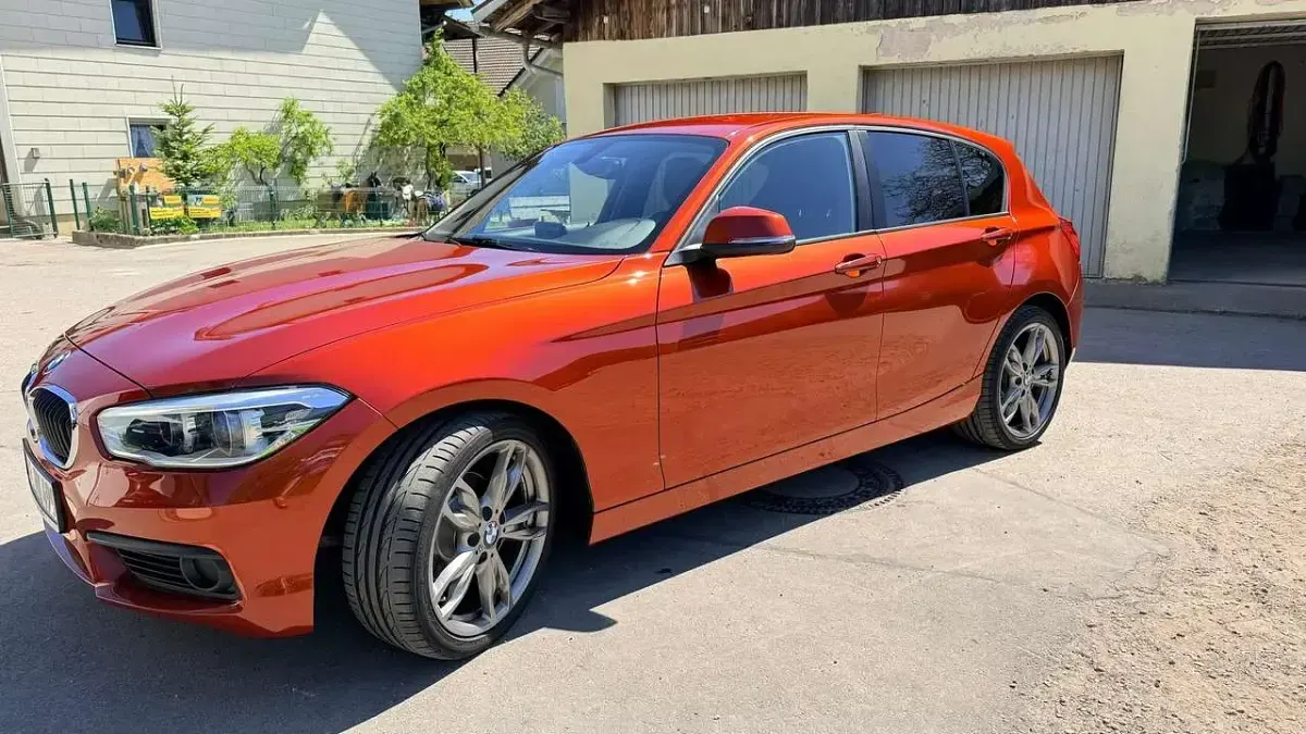 Gebraucht BMW 118 Advantage 140 PS (102 kW) 2018 Orange Kleinwagen
