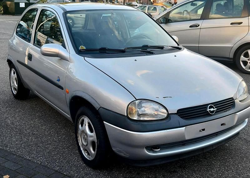 Silber Gebraucht 1998 Opel Corsa Kleinwagen | 1.500 € (Fairer Preis) - Bild 1/4