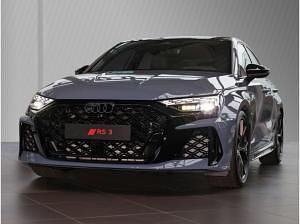 Neu Audi RS3 Comfort 400 PS (294 kW) 2025 Grau (kemoragrau metallic) Limousine