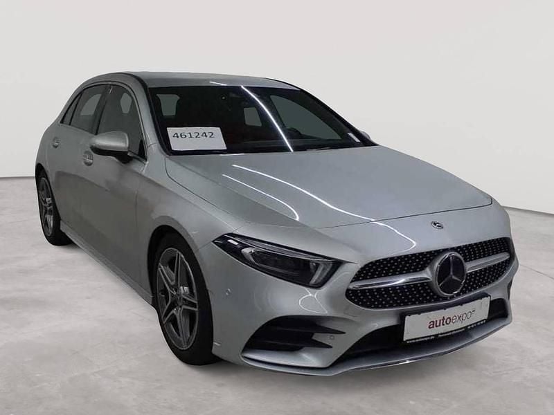Iridiumsilber metallic Gebraucht 2022 Mercedes A200 AMG line Limousine | 27.990 € (Fairer Preis) - Bild 1/4