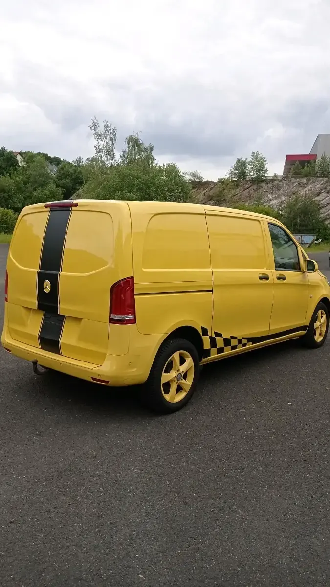 Gebraucht Mercedes Vito 190 PS (139 kW) 2017 Gelb Van