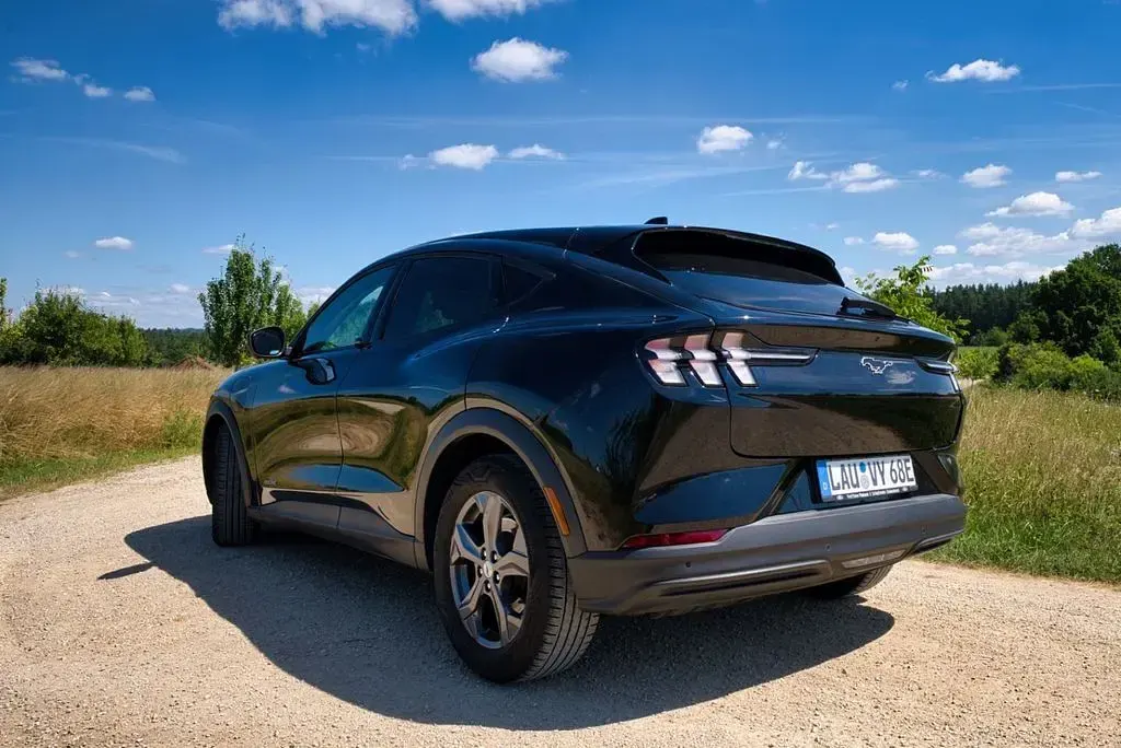 Gebraucht Ford Mustang Mach-E 197 kW (269 PS) 2021 Schwarz SUV