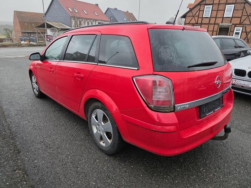 Gebraucht Opel Astra Edition 150 PS (110 kW) 2010 Rot Kombi
