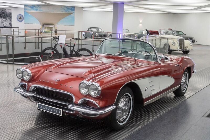 Roman red met weiss Gebraucht 1961 Corvette C1 Cabrio | 74.800 € - Bild 1/4