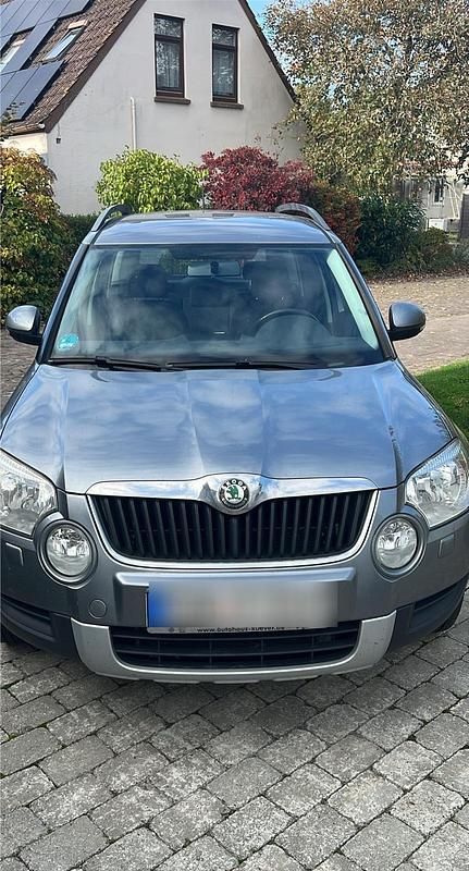 Grau Gebraucht 2010 Skoda Yeti SUV | 3.900 € (Superpreis) - Bild 1/4