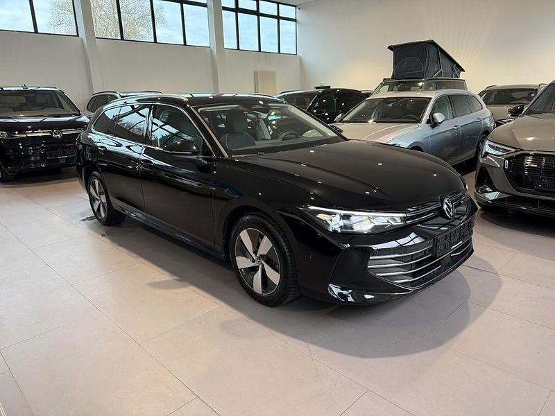 Gebraucht VW Passat Business 150 PS (110 kW) 2025 Schwarz Kombi