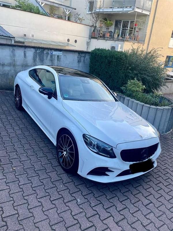 Gebraucht Mercedes C200 184 PS (135 kW) 2019 Weiß Coupé