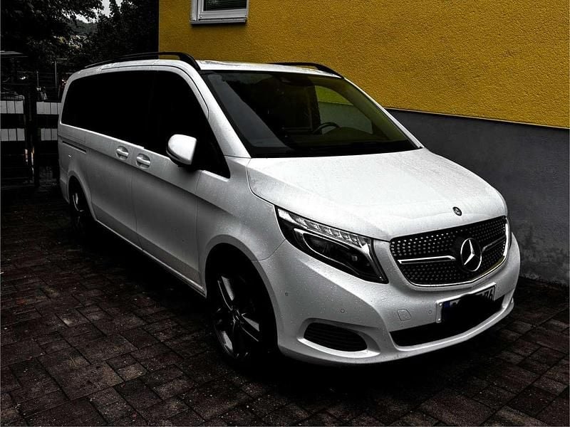 Weiß Gebraucht 2016 Mercedes 250 Edition Kombi | 31.990 € (Teuer) - Bild 1/4