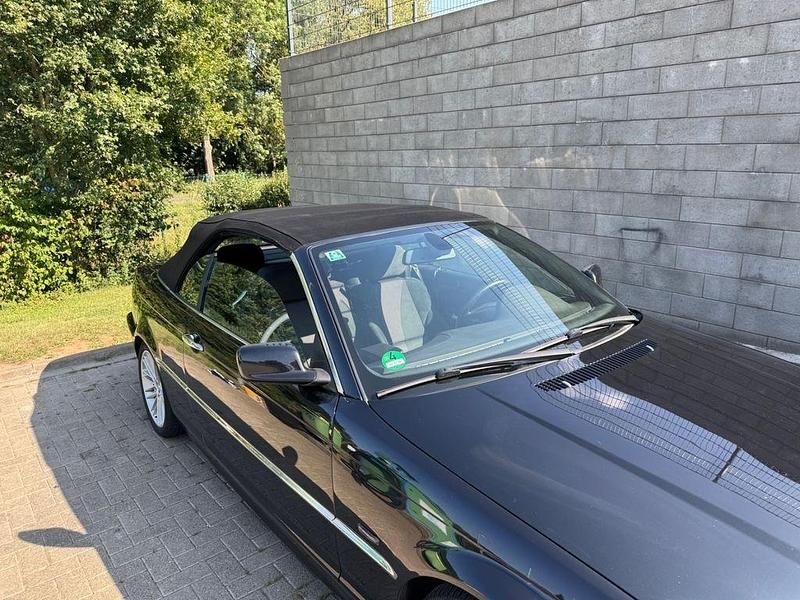 Gebraucht BMW 320 Cabriolet Sport Line 170 PS (125 kW) 2003 Schwarz Cabrio