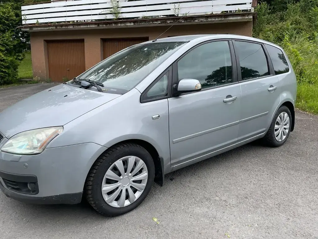 Gebraucht Ford Focus Ghia 125 PS (91 kW) 2004 Silber Limousine