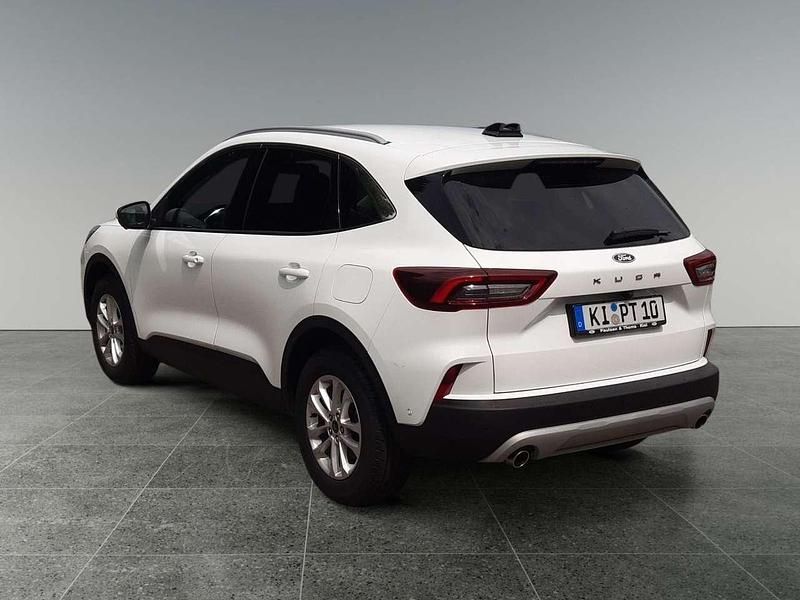 Gebraucht Ford Kuga Titanium 151 PS (111 kW) 2025 Frostweiß SUV