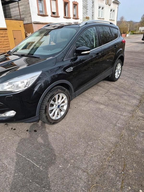 Gebraucht Ford Kuga 150 PS (110 kW) 2015 Schwarz SUV