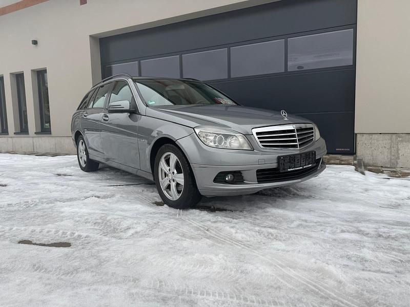 Grau Gebraucht 2010 Mercedes C180 Avantgarde Kombi | 5.249 € - Bild 1/4