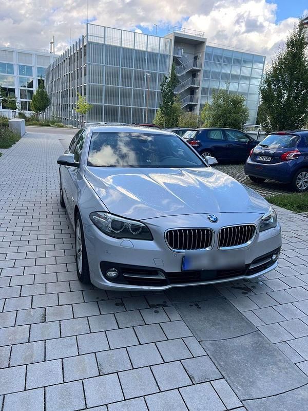 Silber Gebraucht 2013 BMW 530 Limousine | 14.000 € (Fairer Preis) - Bild 1/4