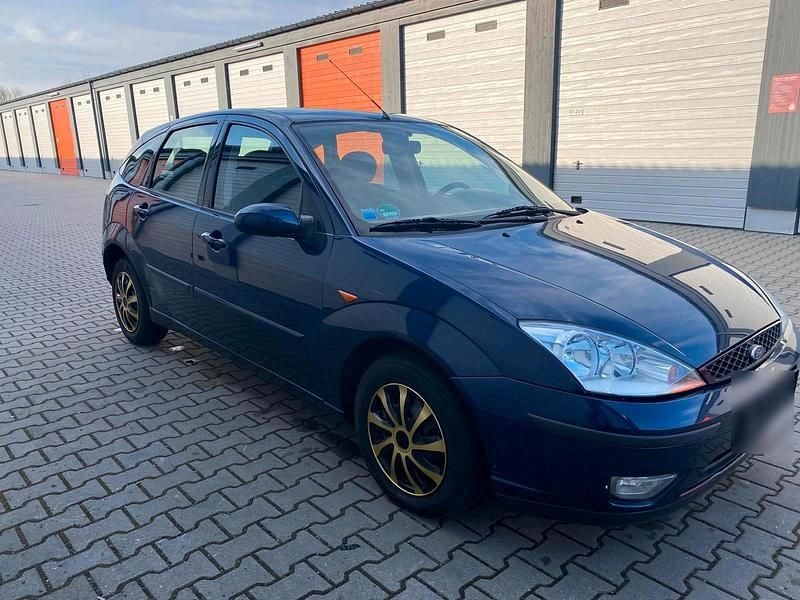 Gebraucht Ford Focus Ghia 116 PS (85 kW) 2004 Blau Limousine