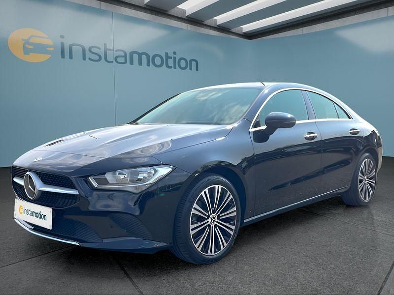 Schwarz Gebraucht 2022 Mercedes CLA200 Limousine | 29.849 € (Fairer Preis) - Bild 1/4