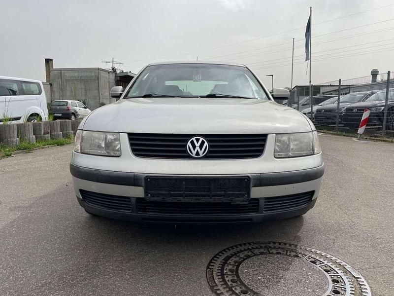 Occasion VW Passat Basis 150 ch (110 kW) 1997 Argent Berline