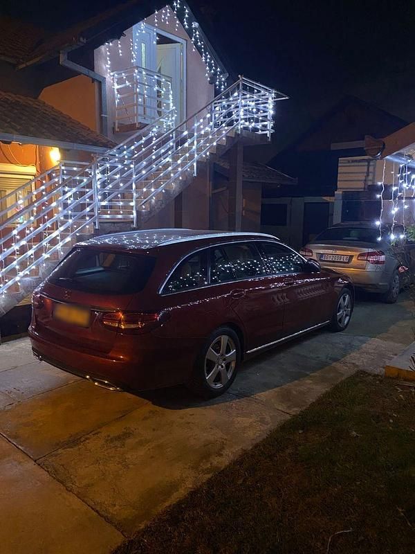 Gebraucht Mercedes C220 Avantgarde 170 PS (125 kW) 2016 Rot Kombi