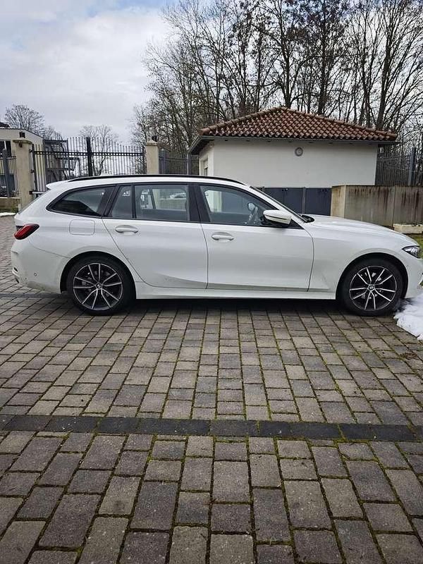 Gebraucht BMW 320 184 PS (135 kW) 2023 Weiß Kombi