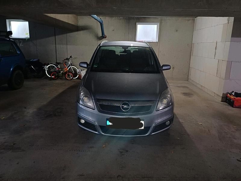 Grau Gebraucht 2007 Opel Zafira Van / Kleinbus | 2.200 € (Guter Preis) - Bild 1/4