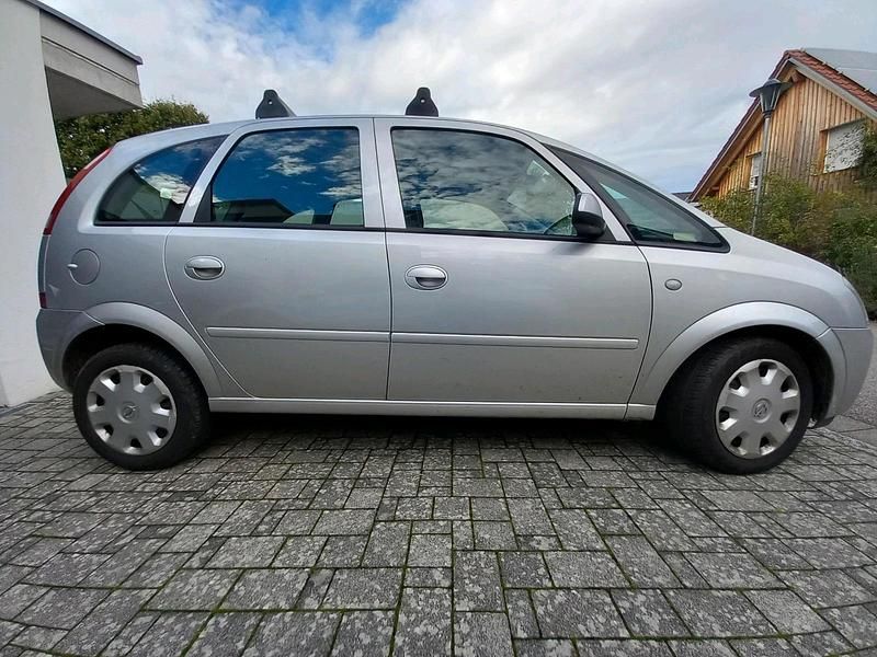 Silber Gebraucht 2005 Opel Meriva Van / Kleinbus | 2.990 € (Fairer Preis) - Bild 1/4