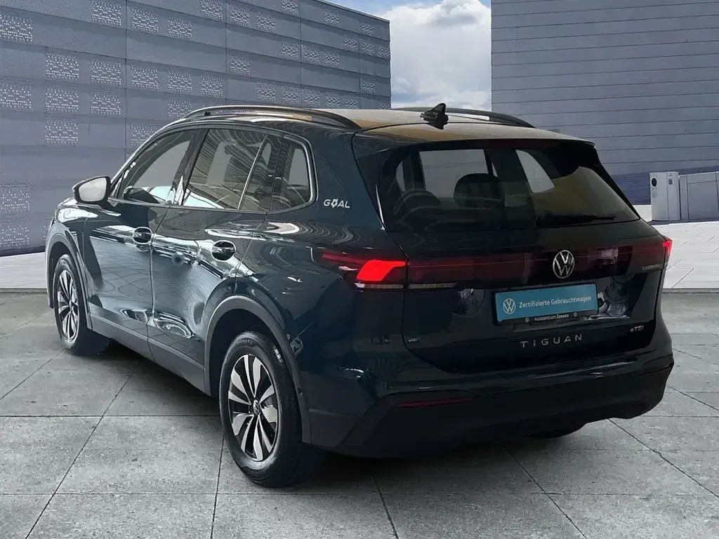 Gebraucht VW Tiguan Goal 150 PS (110 kW) 2024 Nightshade blue (metallic) SUV