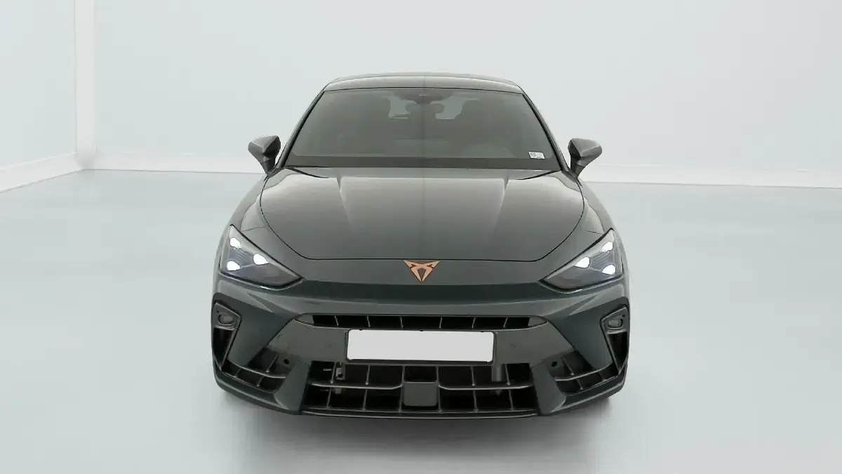 Gebraucht Cupra Leon 150 PS (110 kW) 2025 Blau (bleu fjord) Limousine