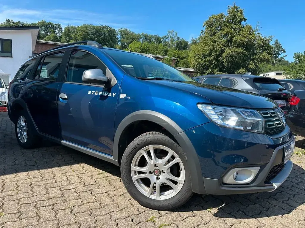 Gebraucht Dacia Logan MCV Stepway 90 PS (66 kW) 2017 Blau Limousine