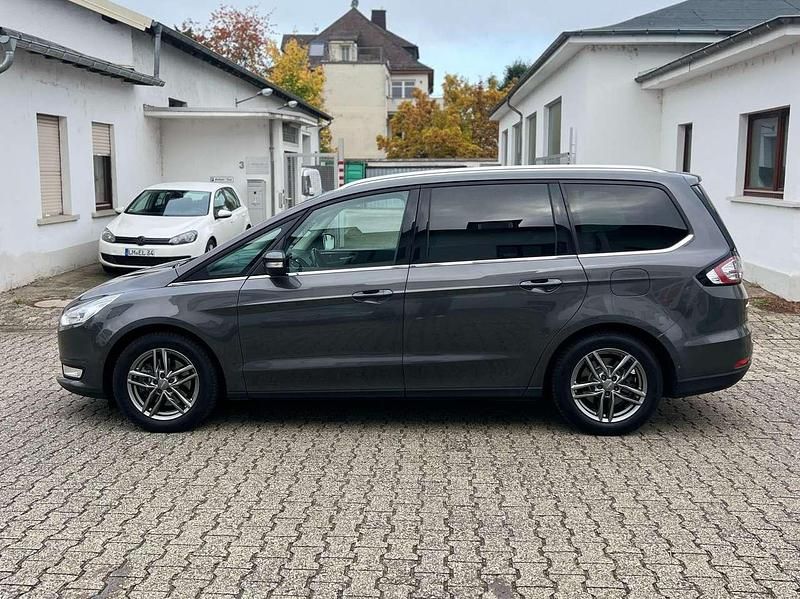 Silber Gebraucht 2019 Ford Galaxy Titanium Van / Kleinbus | 15.190 € (Fairer Preis) - Bild 1/4