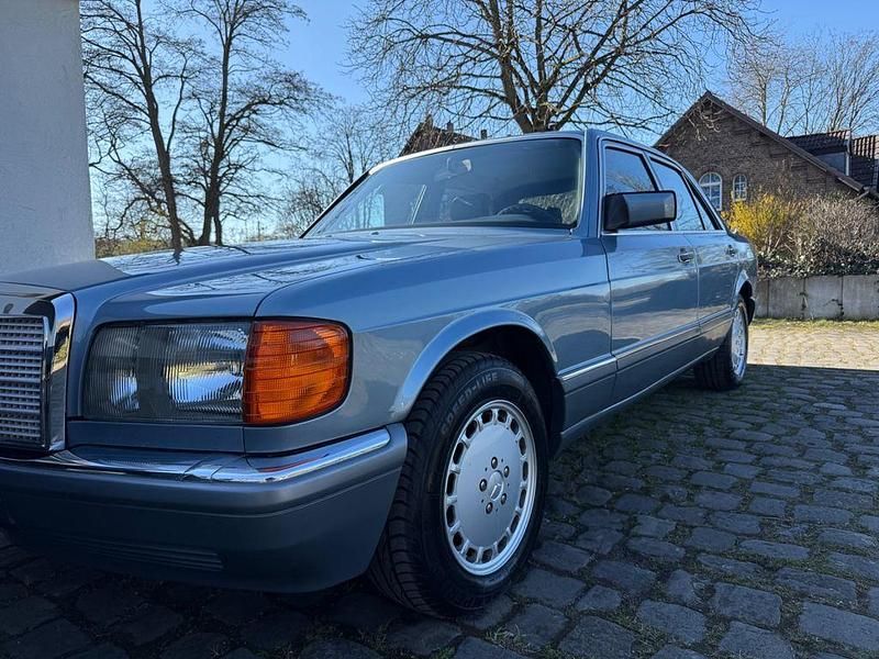 Blau Gebraucht 1989 Mercedes 420 SE Limousine | 7.999 € - Bild 1/4
