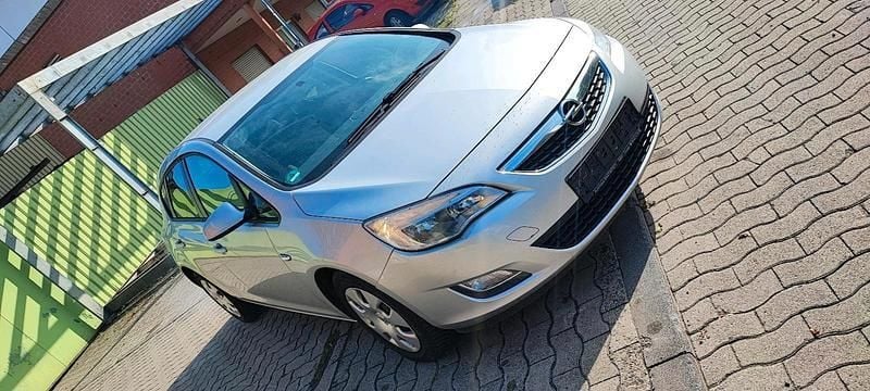 Silber Gebraucht 2012 Opel Astra Limousine | 1.000 € (Superpreis) - Bild 1/4