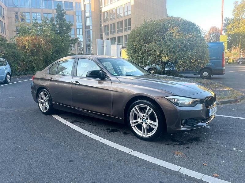 Braun Gebraucht 2012 BMW 320 M Performance Limousine | 14.000 € (Fairer Preis) - Bild 1/4