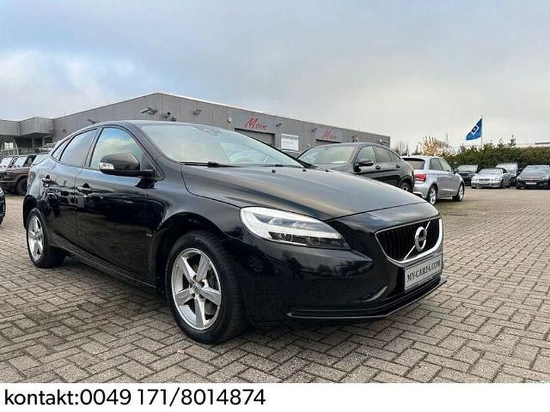 Schwarz Gebraucht 2018 Volvo V40 Kinetic Limousine | 14.888 € (Fairer Preis) - Bild 1/4