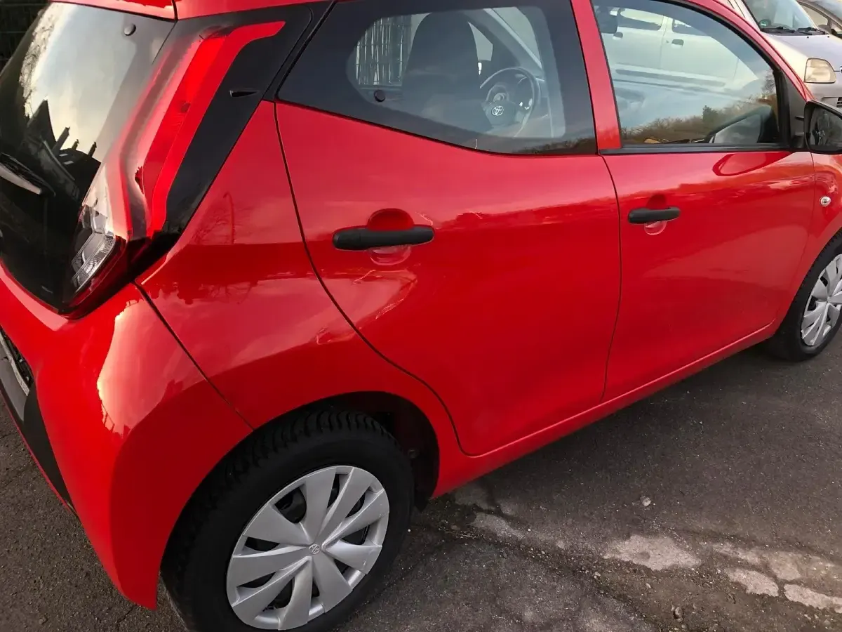 Gebraucht Toyota Aygo Play 72 PS (52 kW) 2021 Rot Kleinwagen
