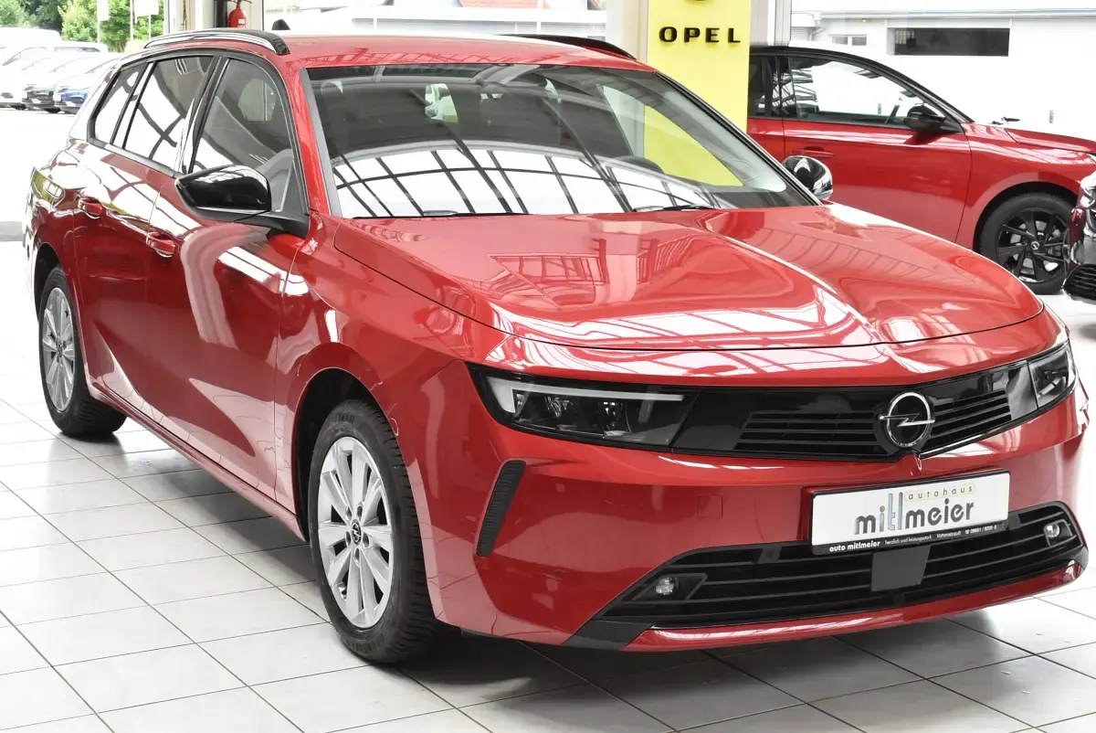 Gebraucht Opel Astra Edition 110 PS (80 kW) 2024 Rot kardio rot met. Kombi