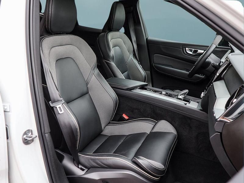 Gebraucht Volvo XC60 349 PS (256 kW) 2023 Weiß SUV