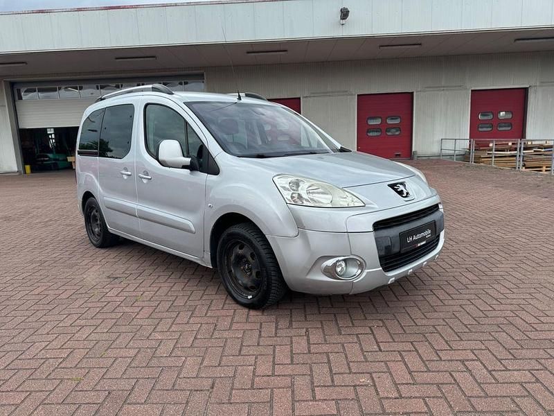 Gebraucht Peugeot Partner Tepee Premium 109 PS (80 kW) 2008 Grau Van / Kleinbus